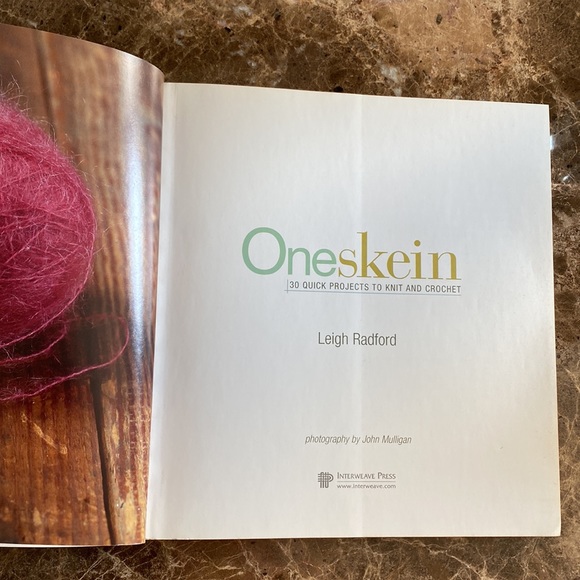 One Skein, 30 Quick Projects to Knit & Crochet, by Leigh Redford, EUC, org owner - Picture 3 of 6